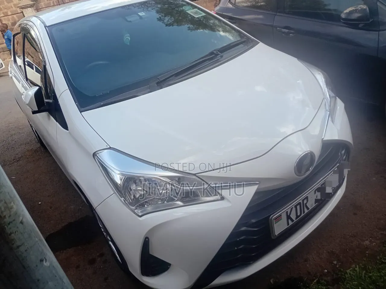 Toyota Vitz 2017 Pearl