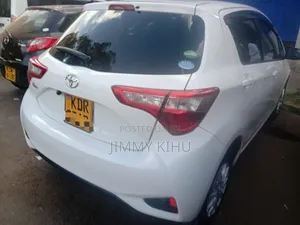 Toyota Vitz 2017 Pearl