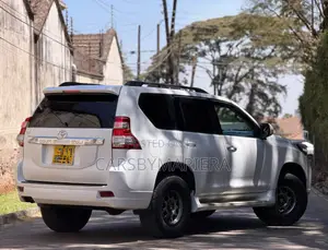 Toyota Land Cruiser Prado 2.7 i 2011 White