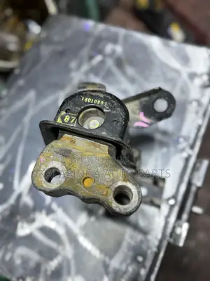 2zR Engine Mounting for Premio