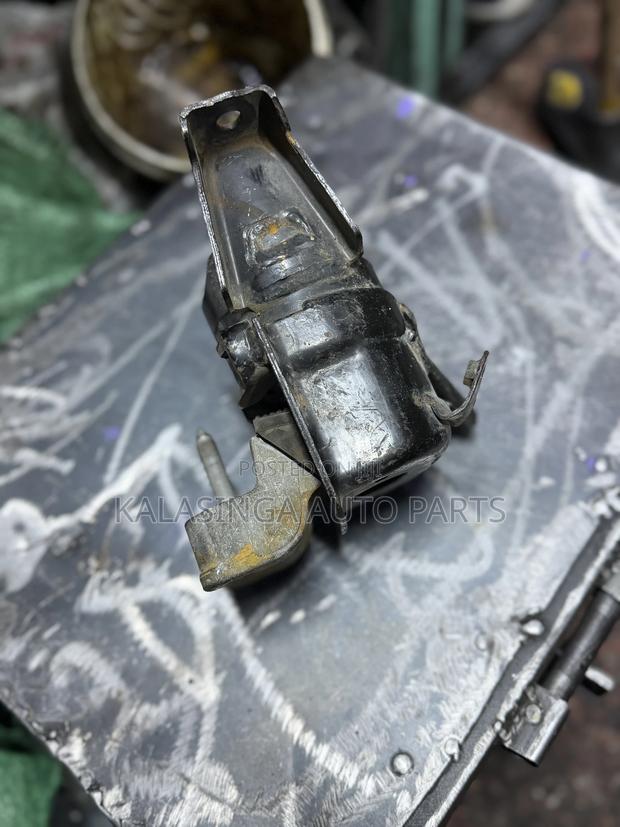 2zR Engine Mounting for Premio - thumbnail 2