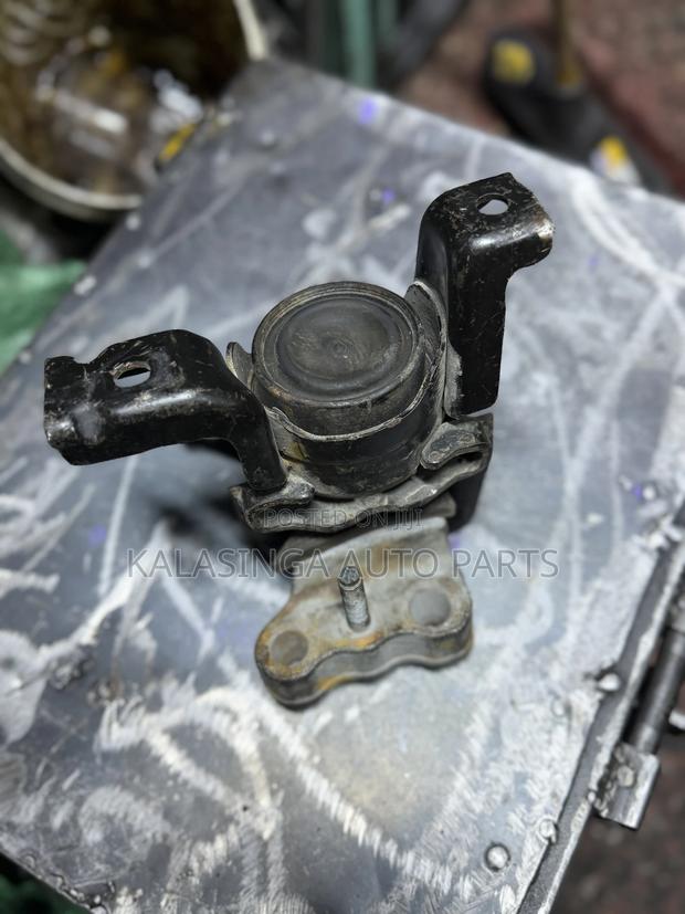 2zR Engine Mounting for Premio - thumbnail 3