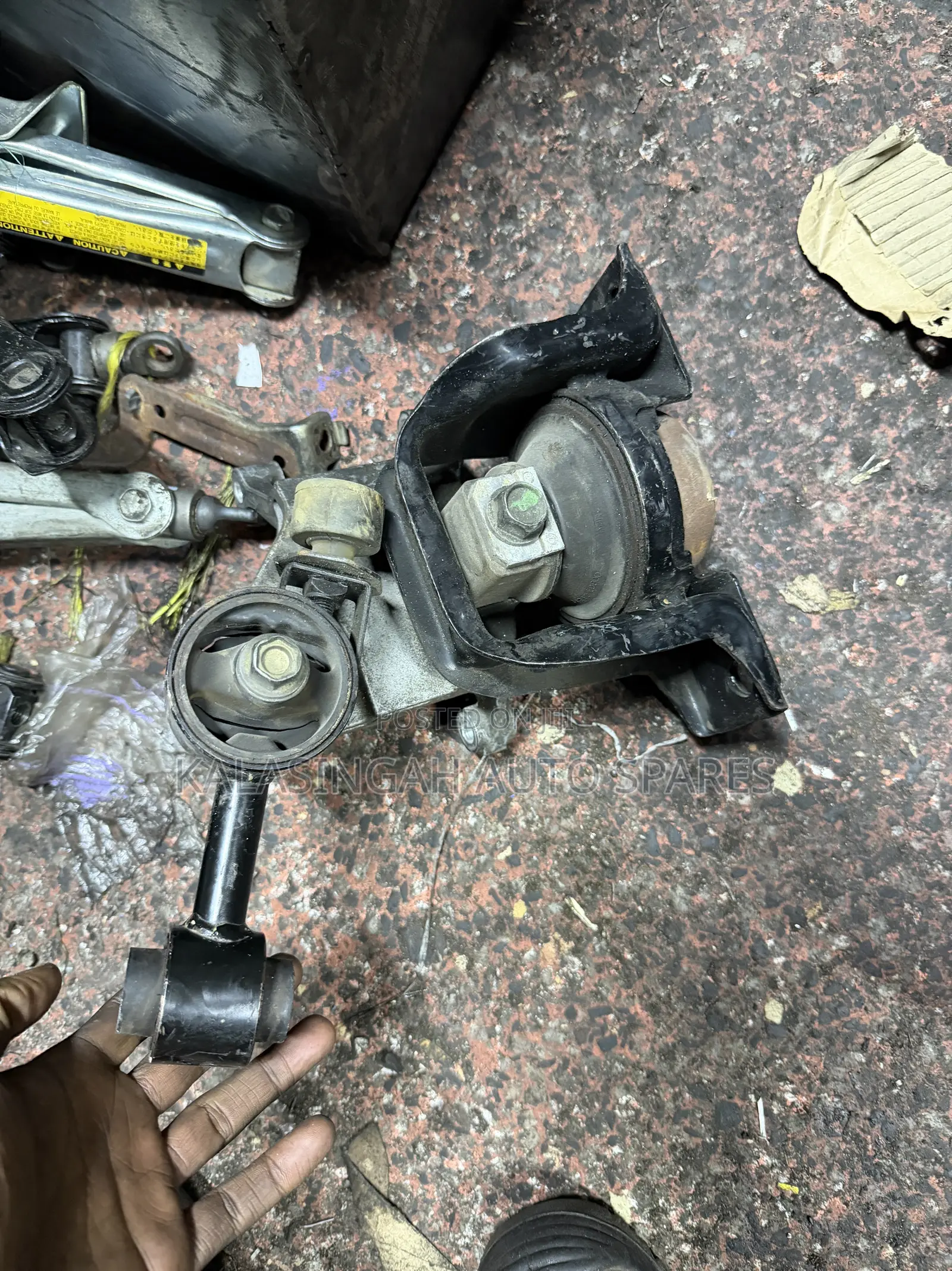 Nissan Sylphy Engine Mounting Sail