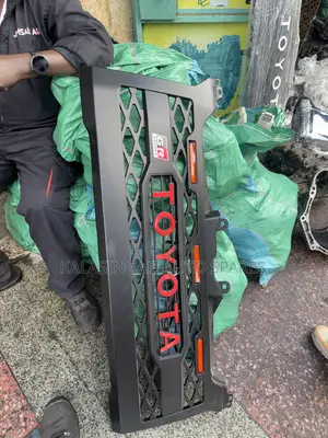 Hiace 7l Aftermarket Front Grill