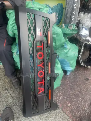 Hiace 7l Aftermarket Front Grill