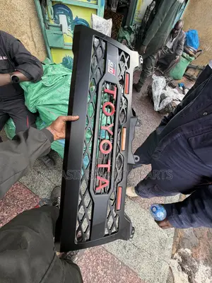 Hiace 7l Aftermarket Front Grill