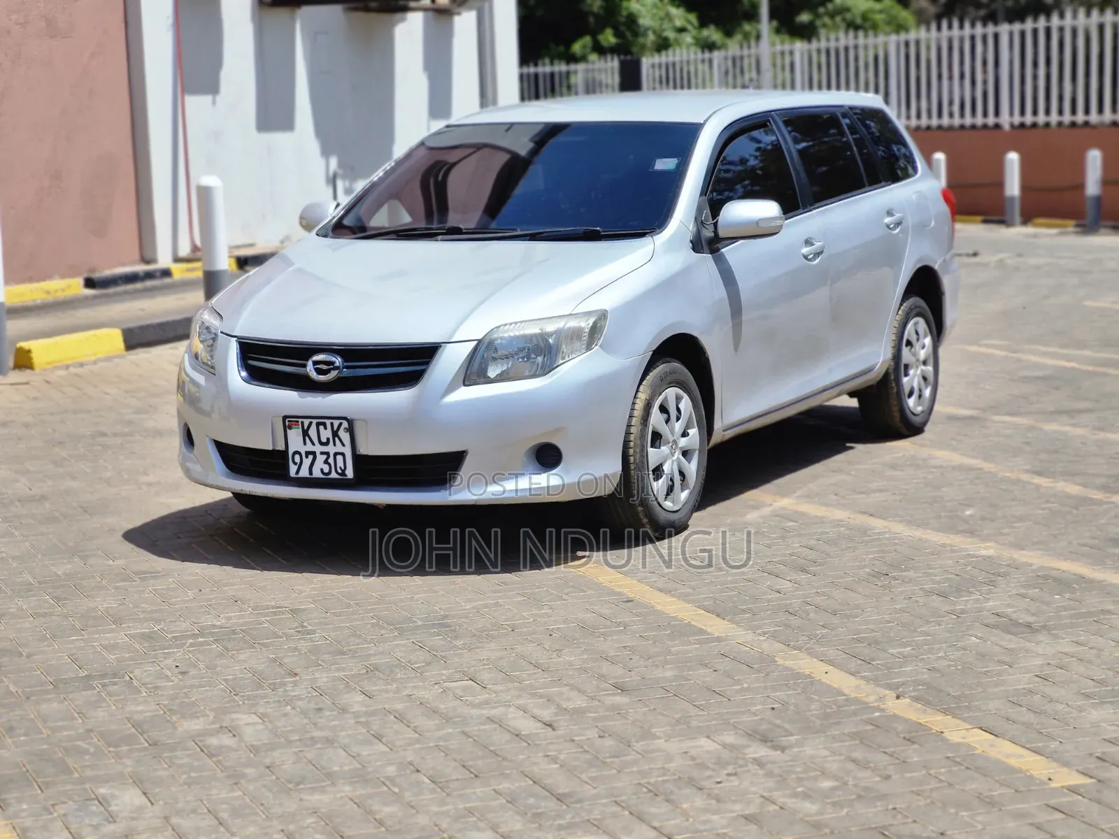Toyota Corolla Fielder 2010 Silver