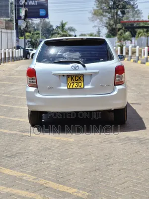 Toyota Corolla Fielder 2010 Silver