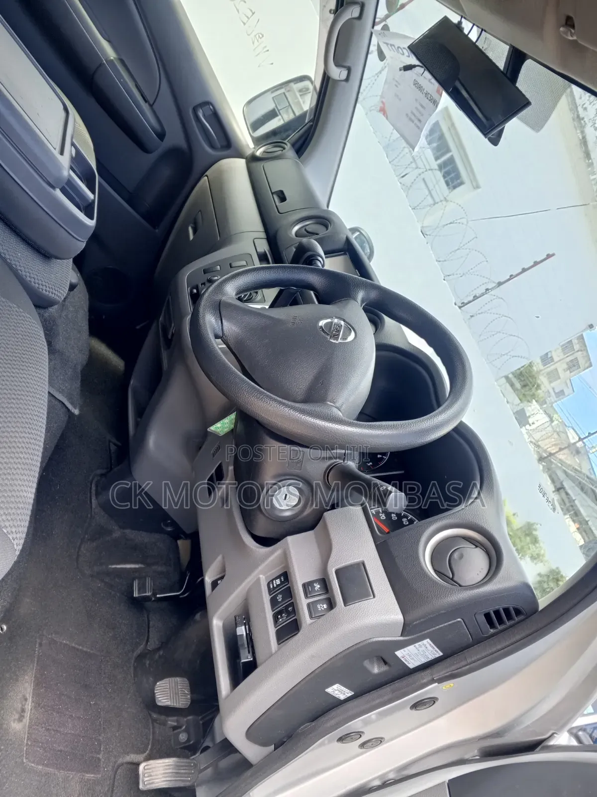 Nissan Caravan (Urvan) 2019 White
