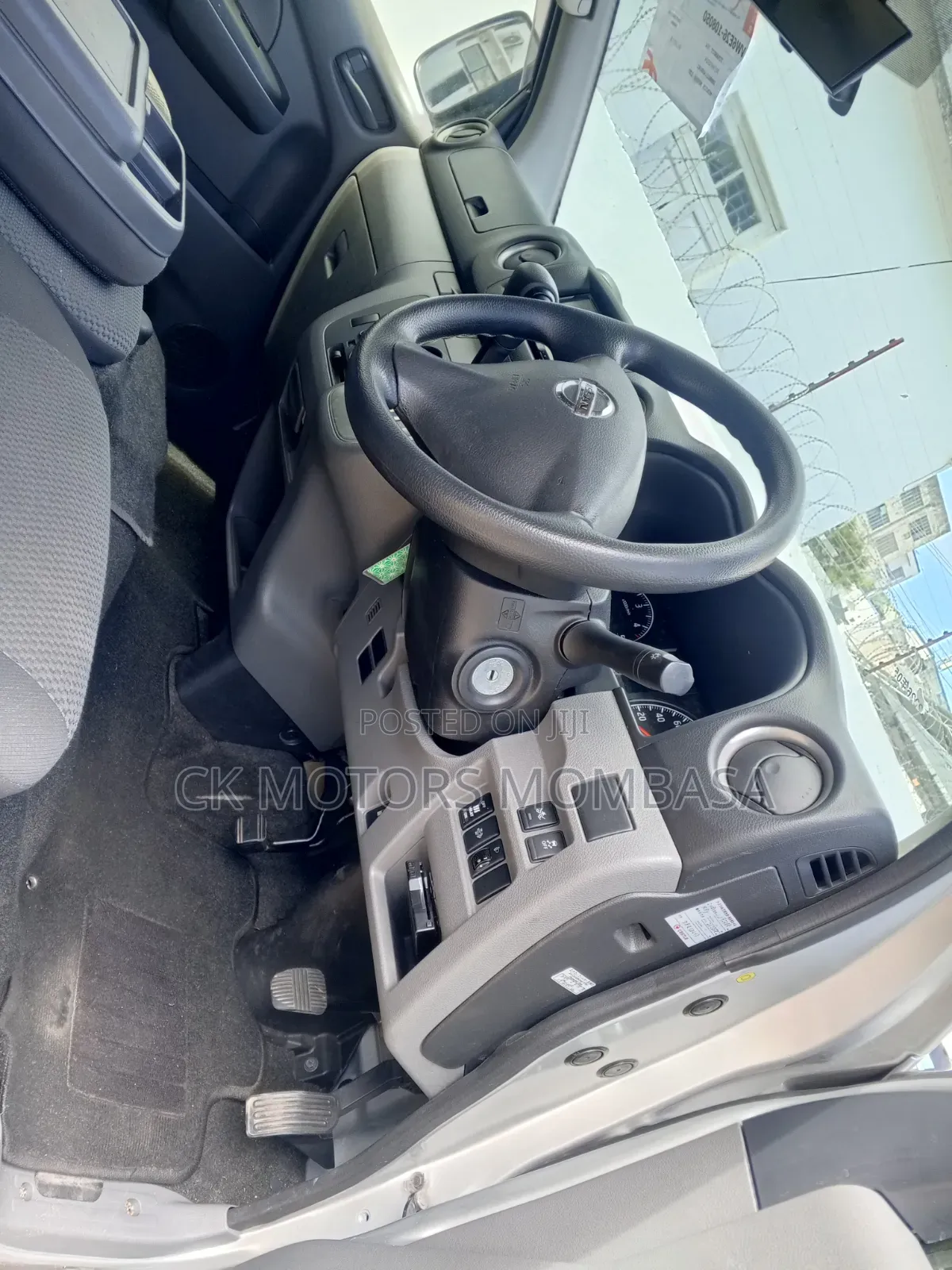 Nissan Caravan (Urvan) 2019 White