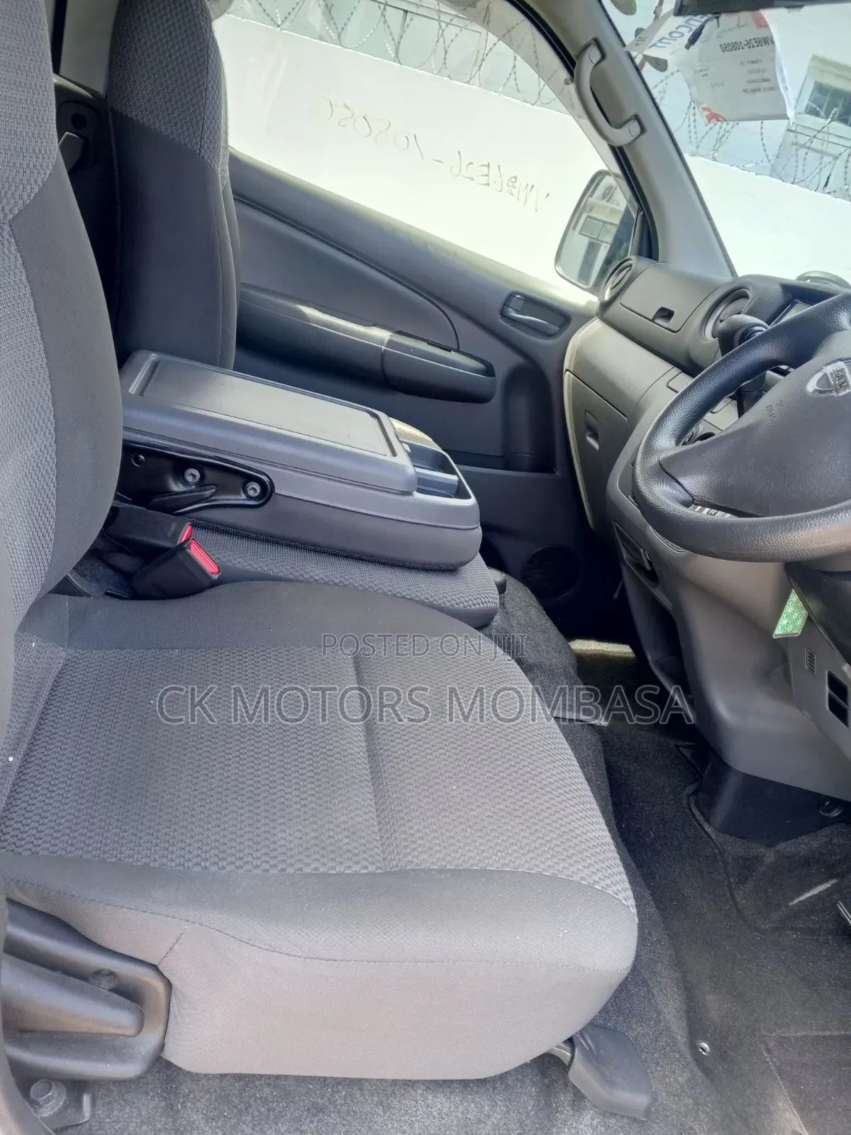 Nissan Caravan (Urvan) 2019 White