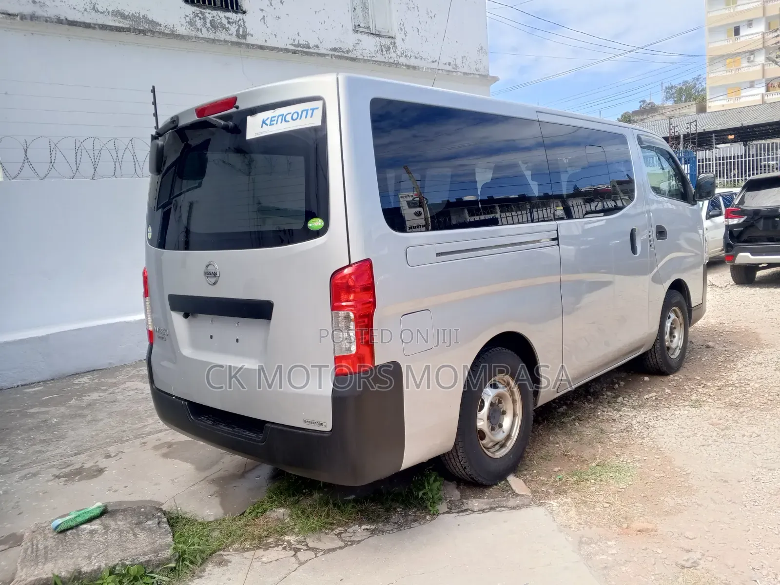 Nissan Caravan (Urvan) 2019 White