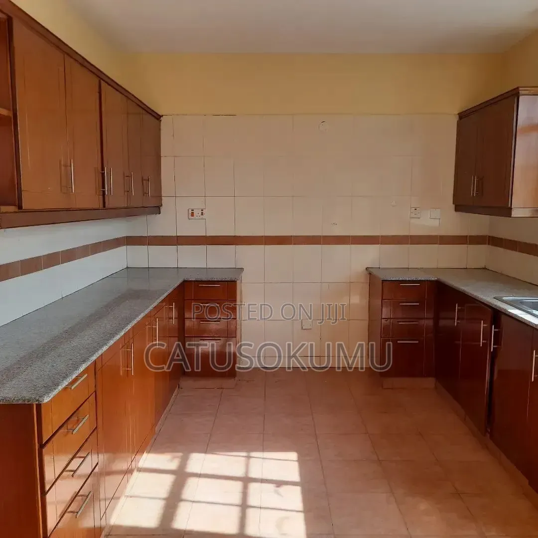 3bdrm Maisonette in Syokimau, Gateway Mall Area for rent
