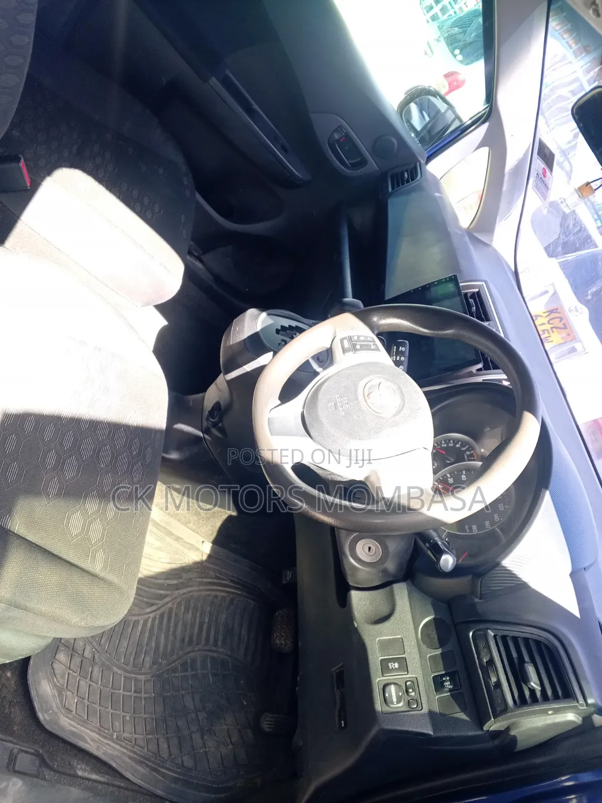 Toyota Ractis 2014 Blue
