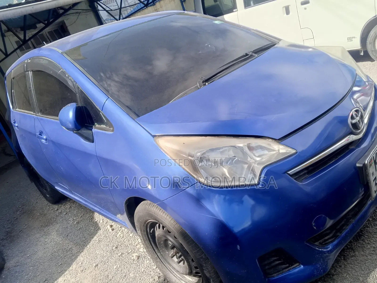 Toyota Ractis 2014 Blue