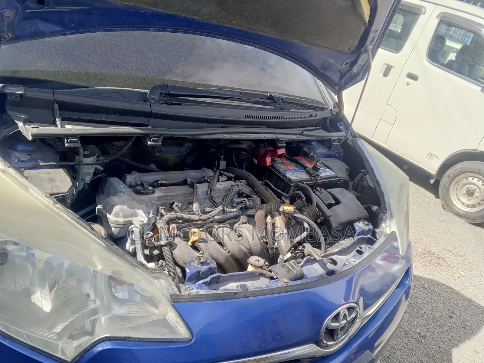 Toyota Ractis 2014 Blue