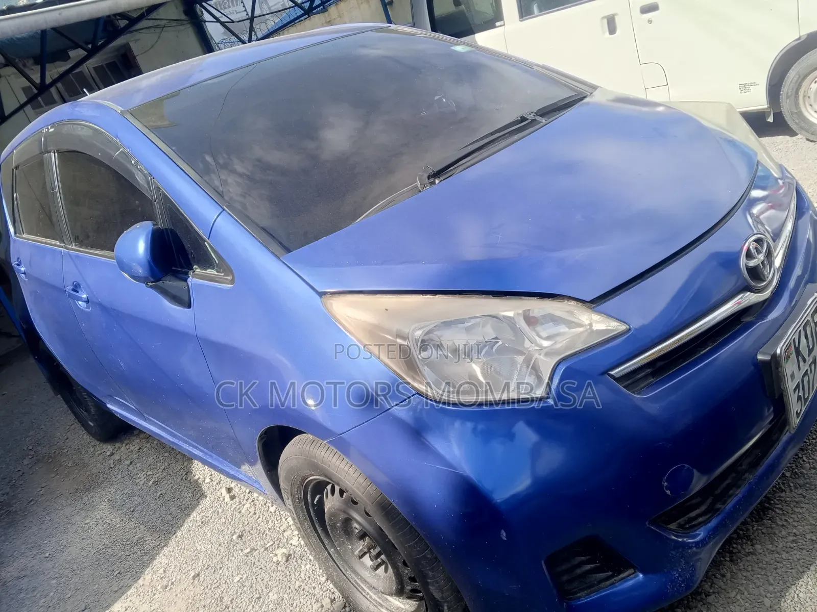 Toyota Ractis 2014 Blue