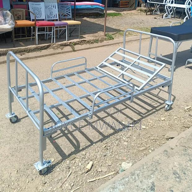 Hospital Bed, Without Mattress. - thumbnail 2