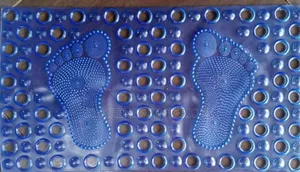 Blue and White Beautiful Mats for Beautiful Bathrooms.