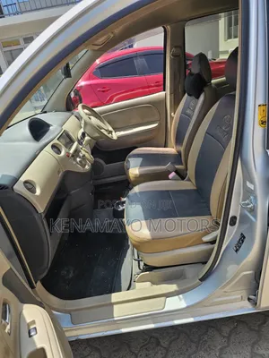Toyota Sienta 2011 Silver