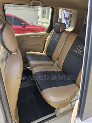 Toyota Sienta 2011 Silver