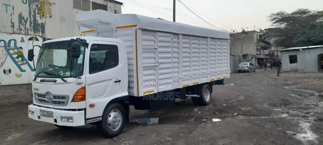 Hino 500 Lorry
