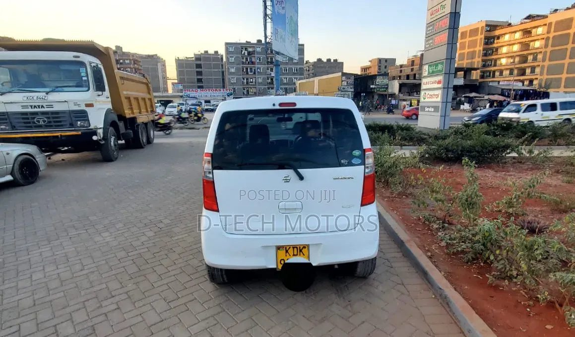 Suzuki Wagon 2015 White