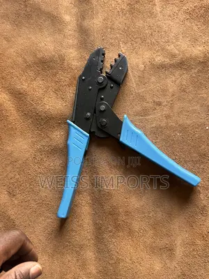 Ratcheting Wire Crimper