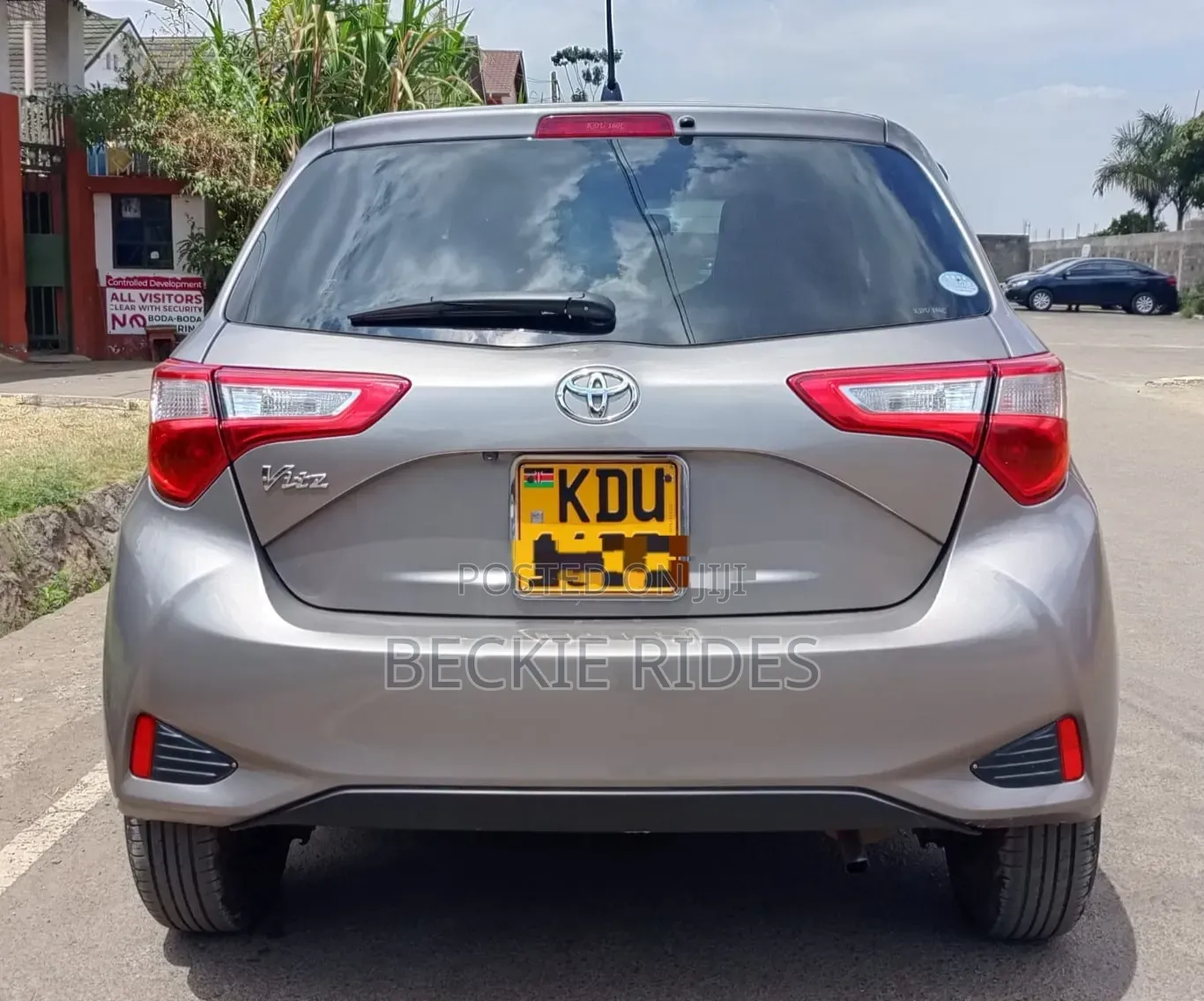 Toyota Vitz 2018 Gold