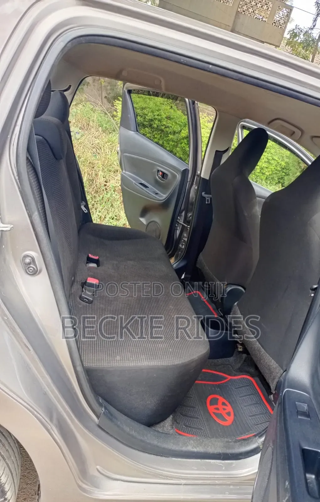 Toyota Vitz 2018 Gold