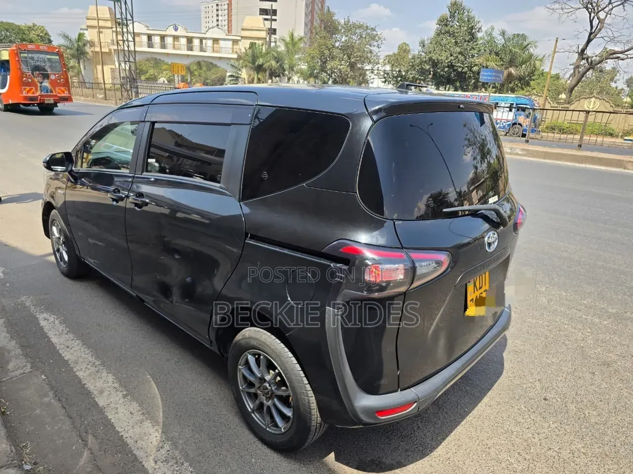 Toyota Sienta 2018 Black