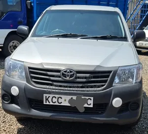 Toyota Hilux 2012 Silver
