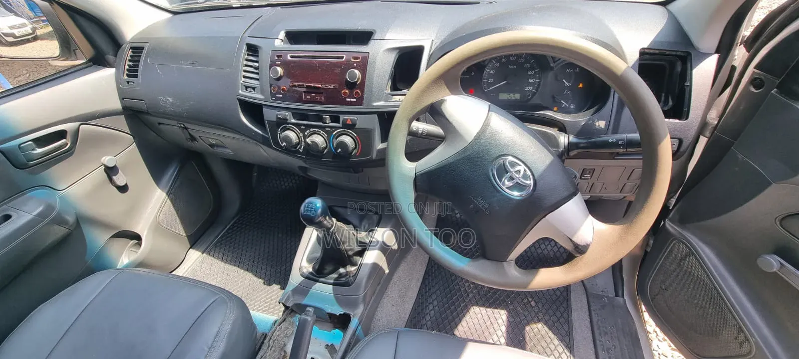 Toyota Hilux 2012 Silver