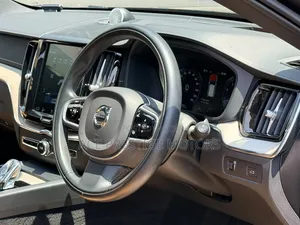 Volvo XC60 2020 Gray