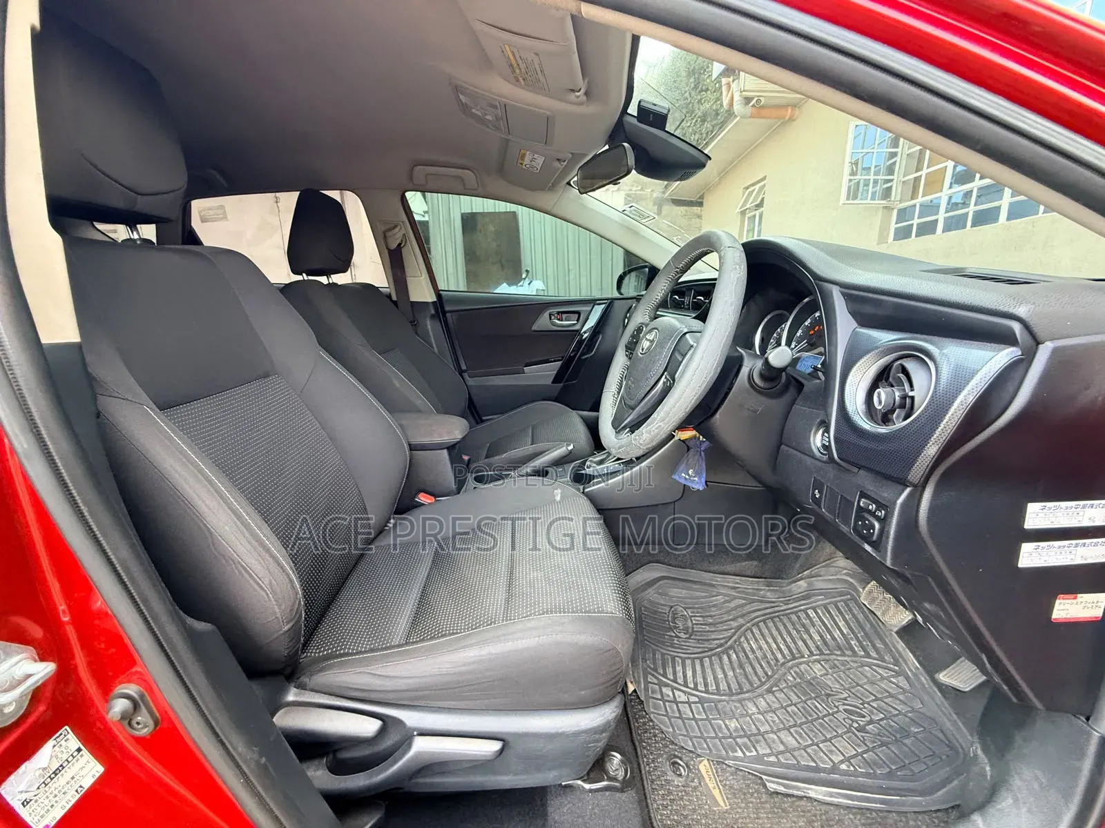 Toyota Auris 2016 Red