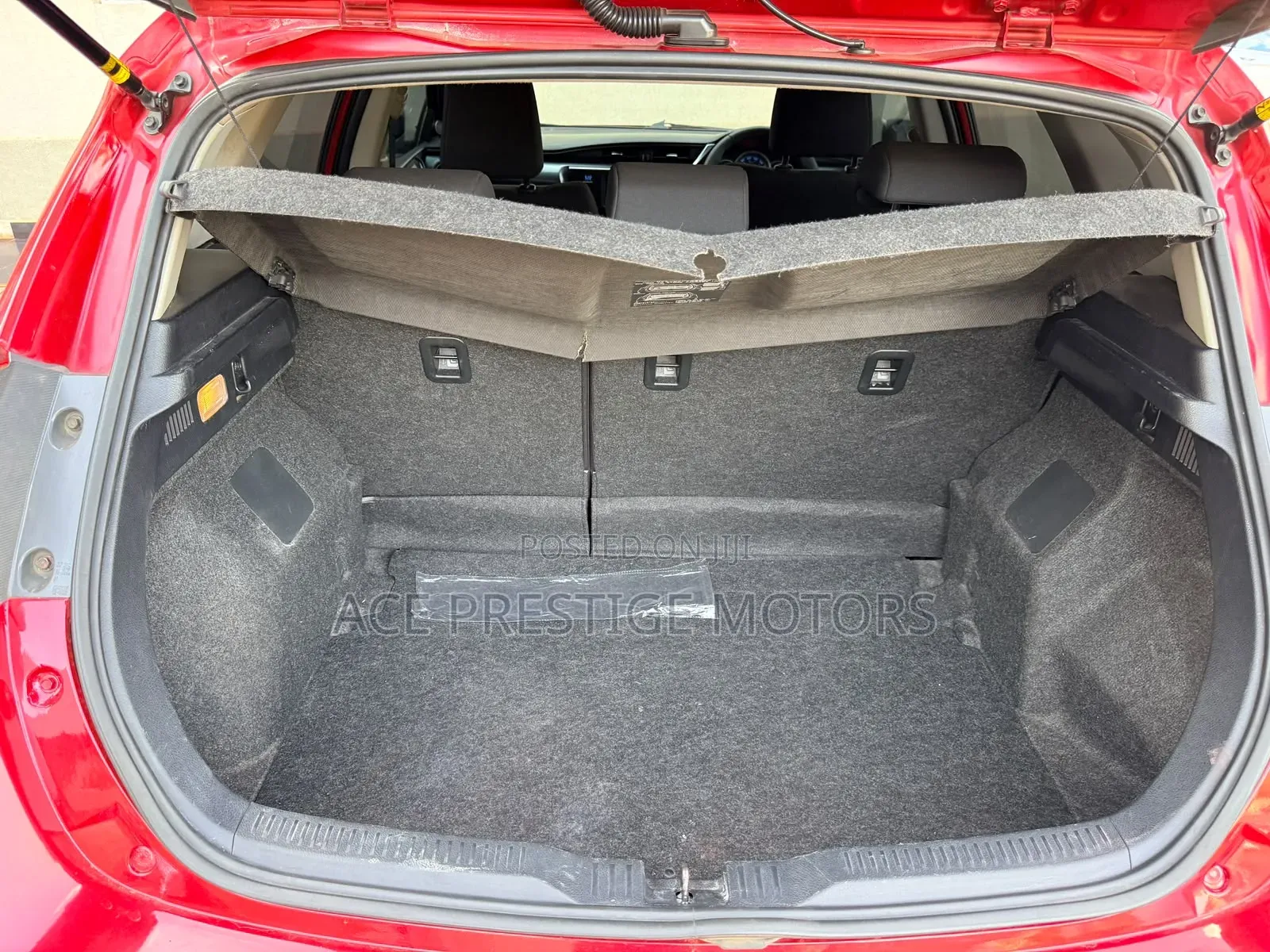 Toyota Auris 2016 Red