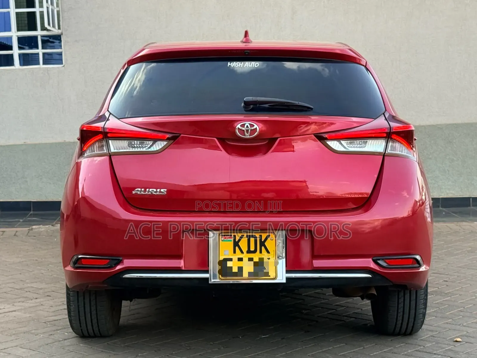 Toyota Auris 2016 Red