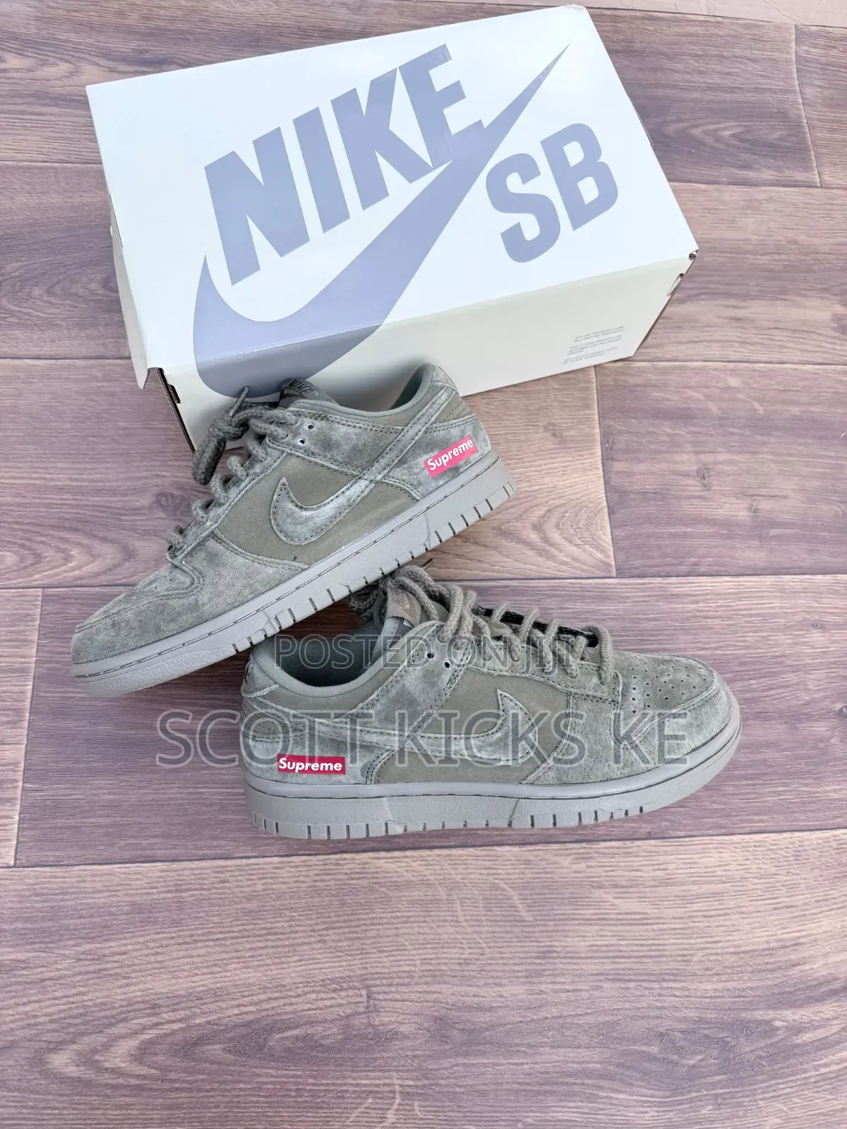 Nike SB Dunk Low X Supreme Olive Green