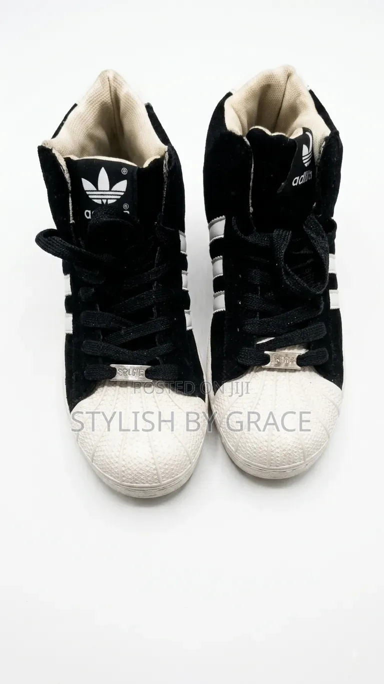 Adidas Sneakers