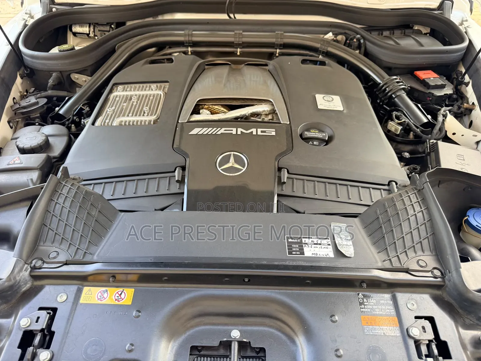 Mercedes-Benz G-Class 2019 White
