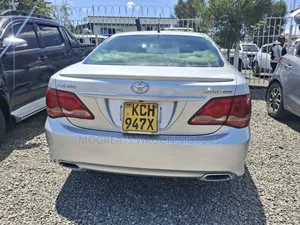 Toyota Crown 2009 Silver