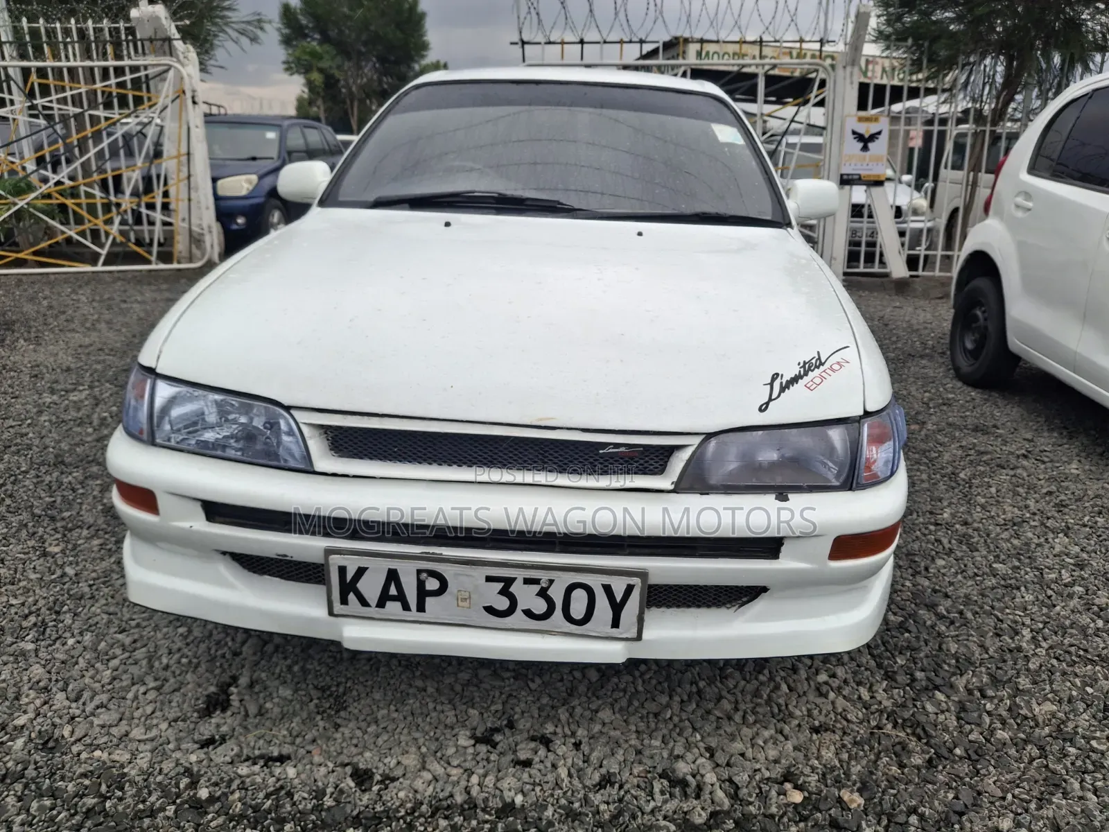Toyota Corolla 1998 White
