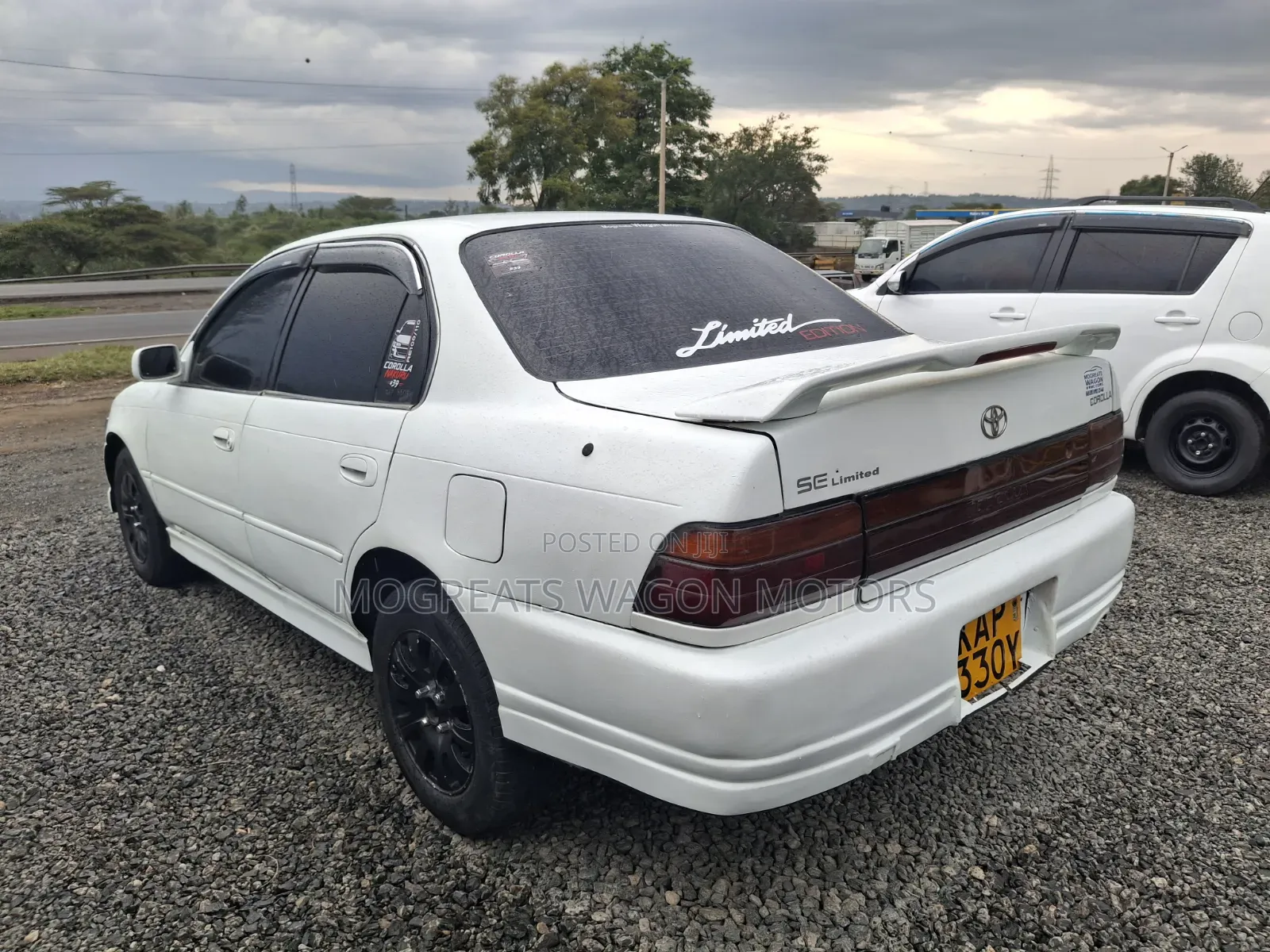 Toyota Corolla 1998 White