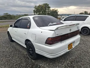 Toyota Corolla 1998 White