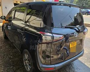 Toyota Sienta 2016 Black