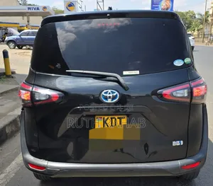 Toyota Sienta 2016 Black