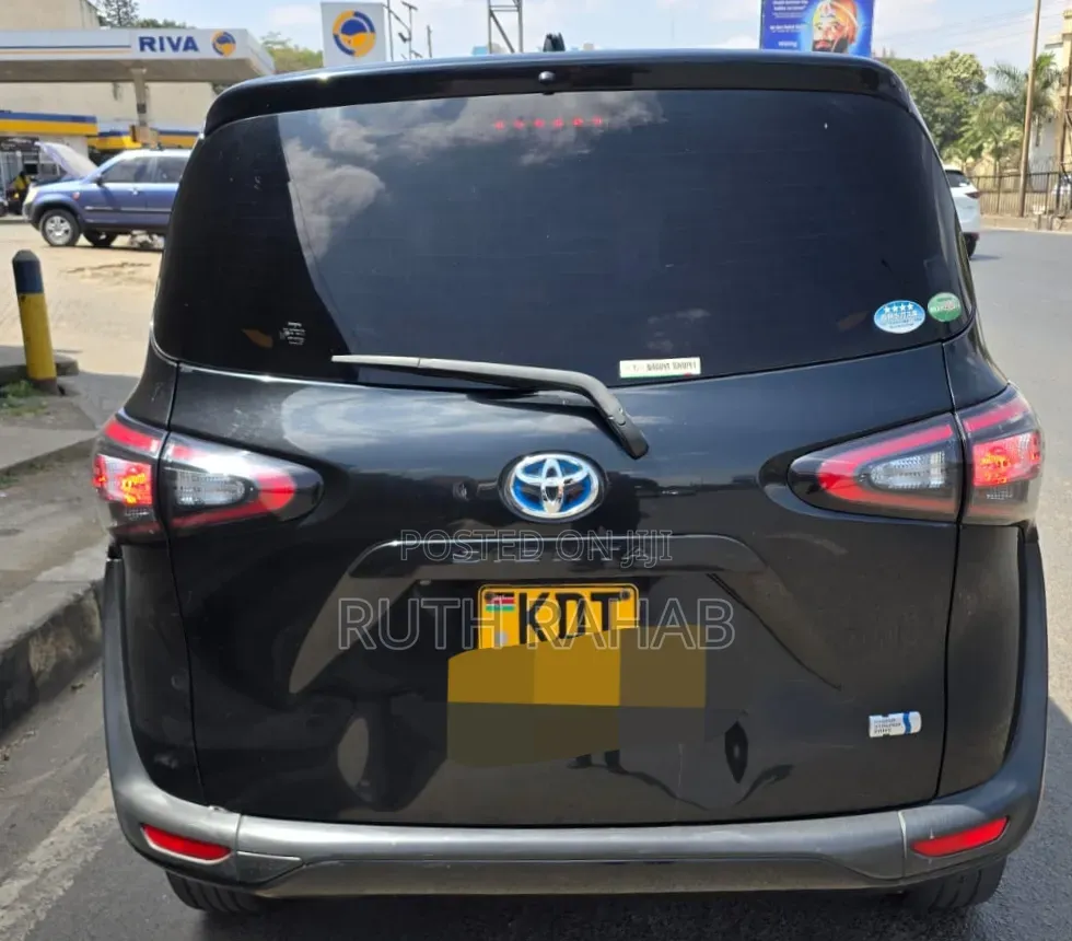 Toyota Sienta 2016 Black