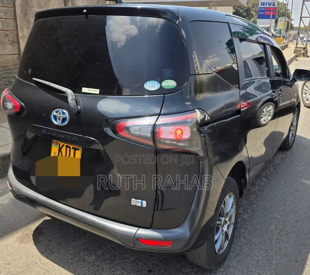 Toyota Sienta 2016 Black