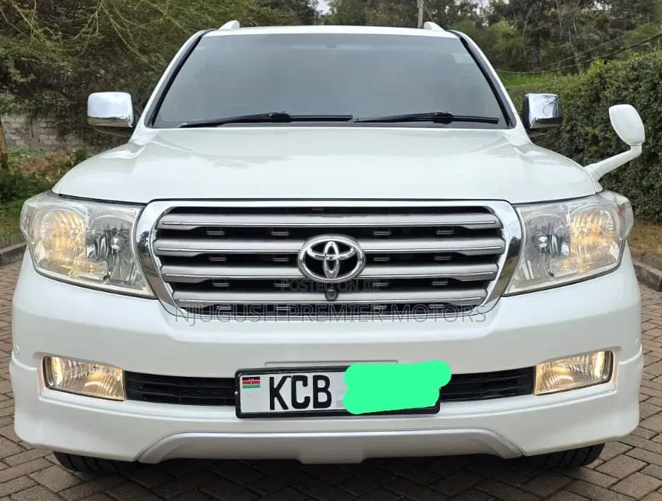 Toyota Land Cruiser 2008 White