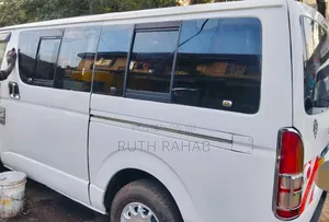 Toyota HiAce 2012 White
